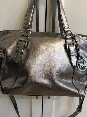 Michael Kors Metallic Silver Leather Shoulder Bag